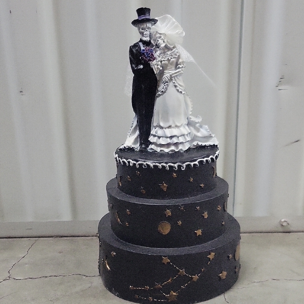 Elegant Black and White Wedding Cake Topper.